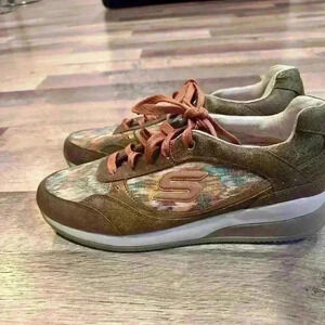 Size 7.5 Skechers Women Vita Hidden Wedge Leather Brown comfort Sneakers